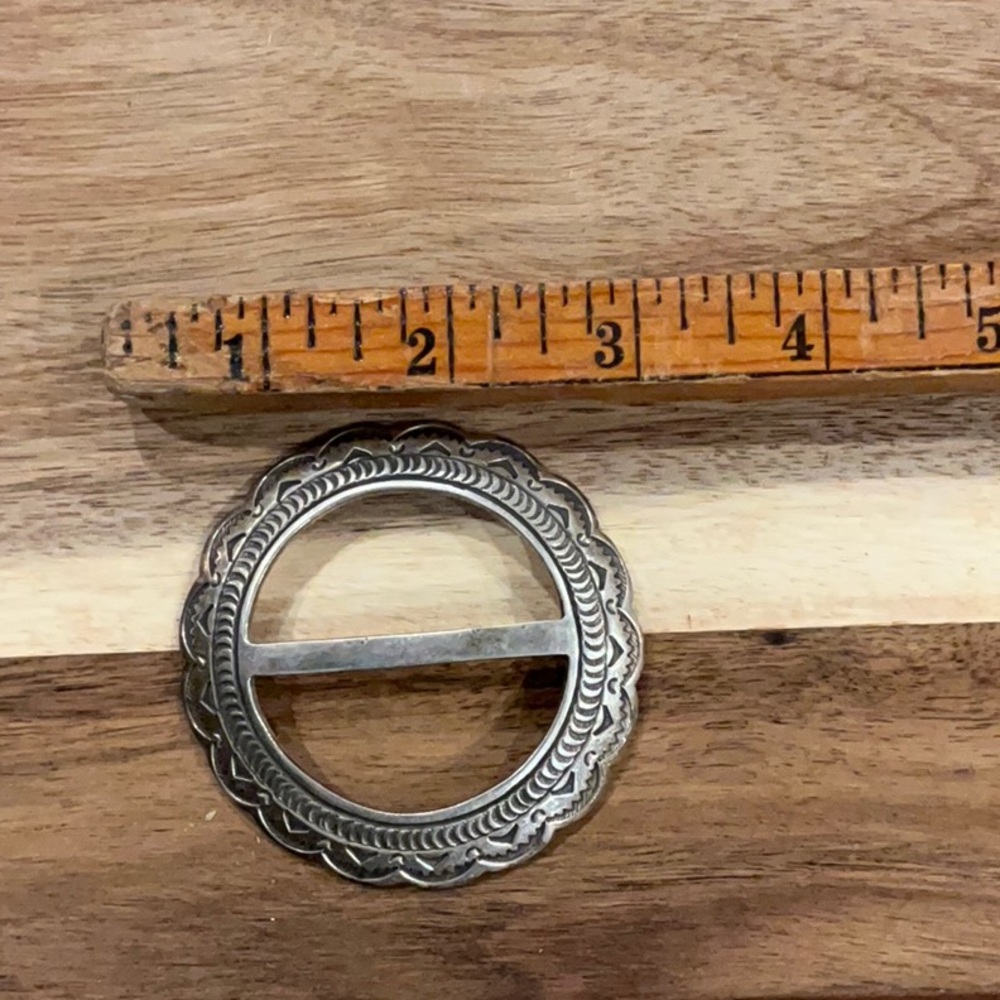 Scarf slide